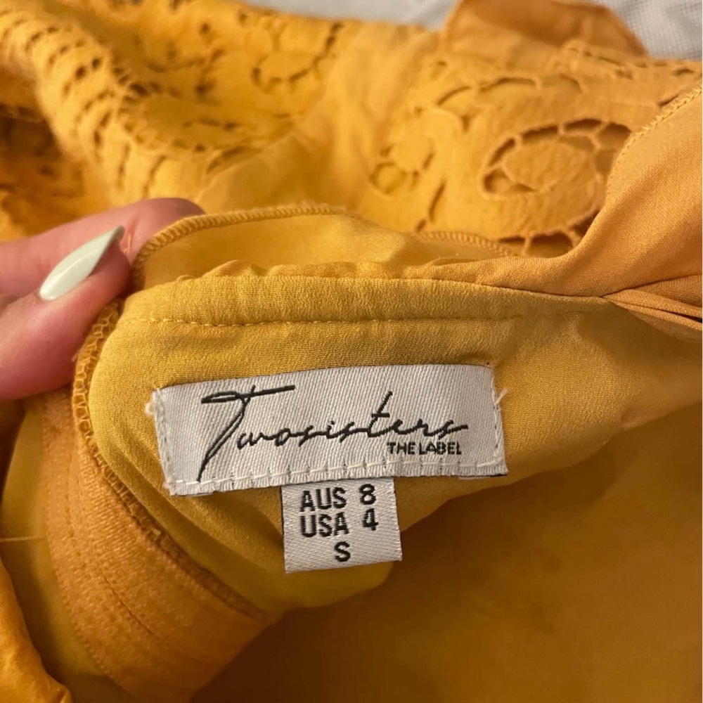 Gorgeous Designer Lace Mustard Cocktail Dress Like-New Size 4